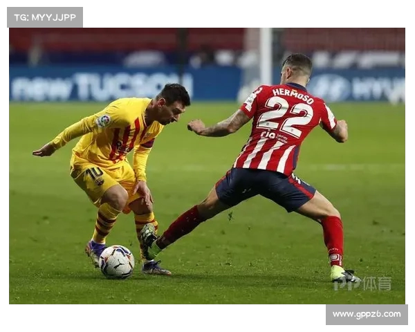 西甲352阵型的战术解析与应用:如何利用三中卫打造攻防平衡的团队体系 西甲352阵型的战术解析与应用:如何利用三中卫打造攻防平衡的团队体系